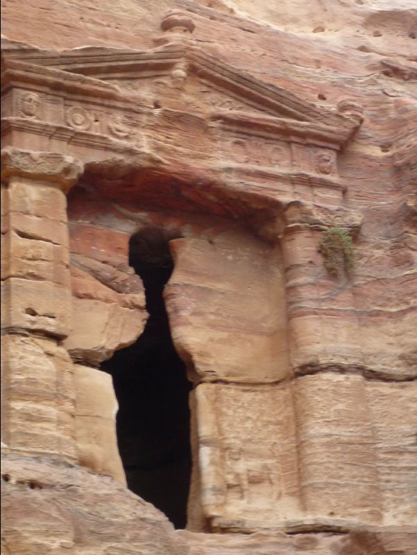 Ad-Deir-Monastery_the_climb15