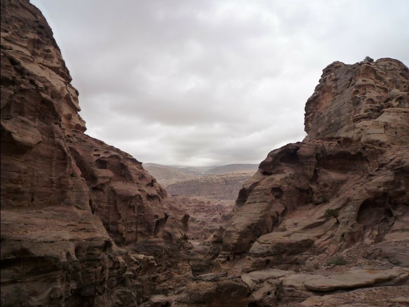 Ad-Deir-Monastery_the_climb25