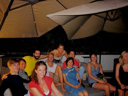 001-20110910roof-top-party-singapore03.jpg.medium.jpeg