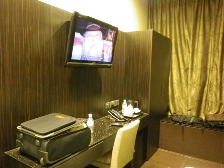 107-v-hotel02.jpg.medium.jpeg