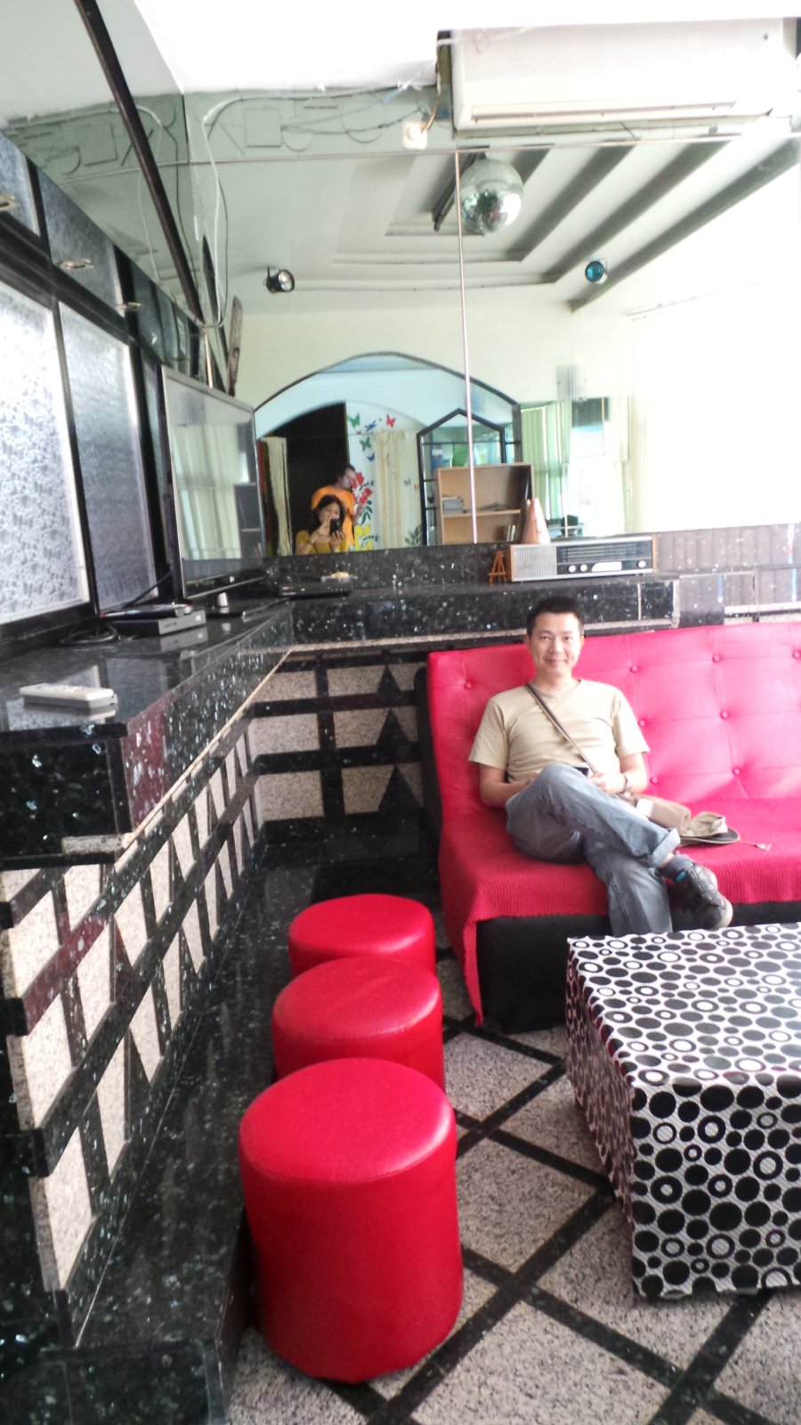 Hostel01
