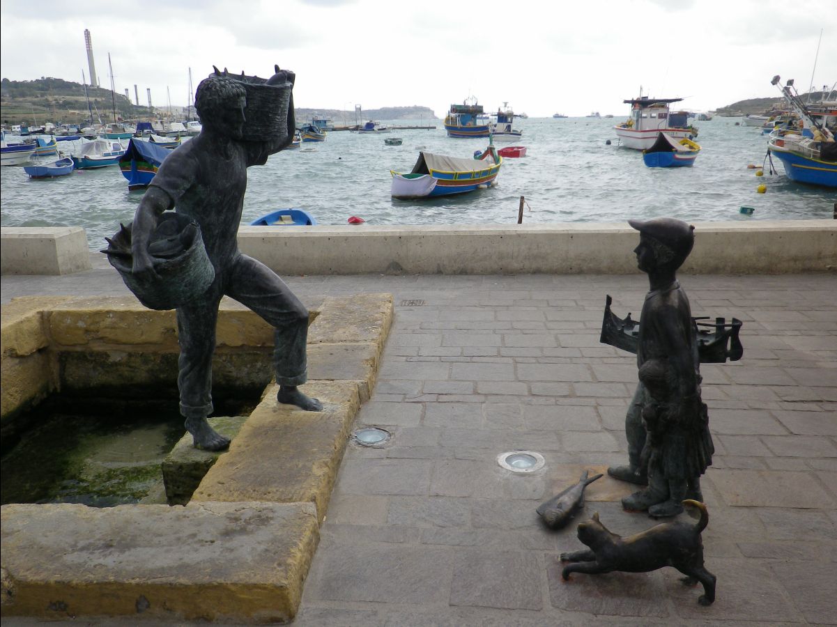 Marsaxlokk-beach01